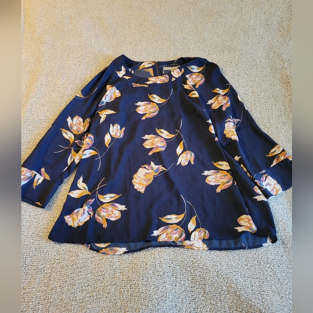 🌼B2G1🌼 Daniel Rainn Blue Floral Blouse Size Large